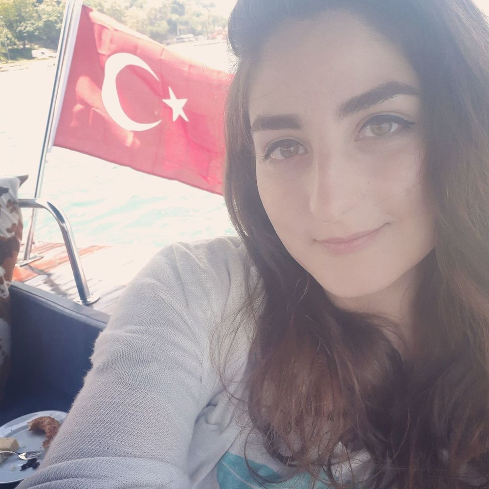 Meet your Posher, Ayşe